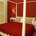 Couette-café Maxim 4*